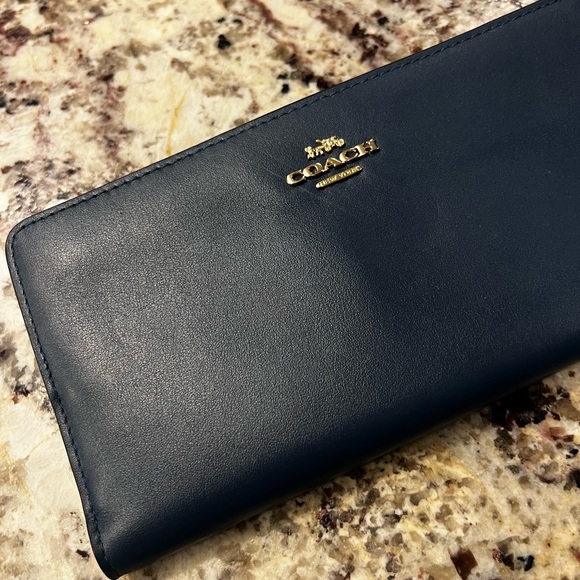 Coach Wallet NWT 58586 - Picture 2 of 6